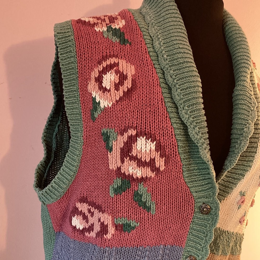 Vintage Floral Sweater Vest - Picture 5 of 13
